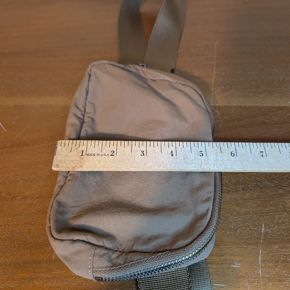 Tan Everywhere Belt Bag Casual Travel Purse Fanny Pack - Picture 10 of 13